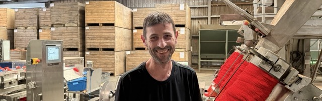 Pouliquen, conditionnement d'échalotes et oignons, Mickaël, opérateur machines